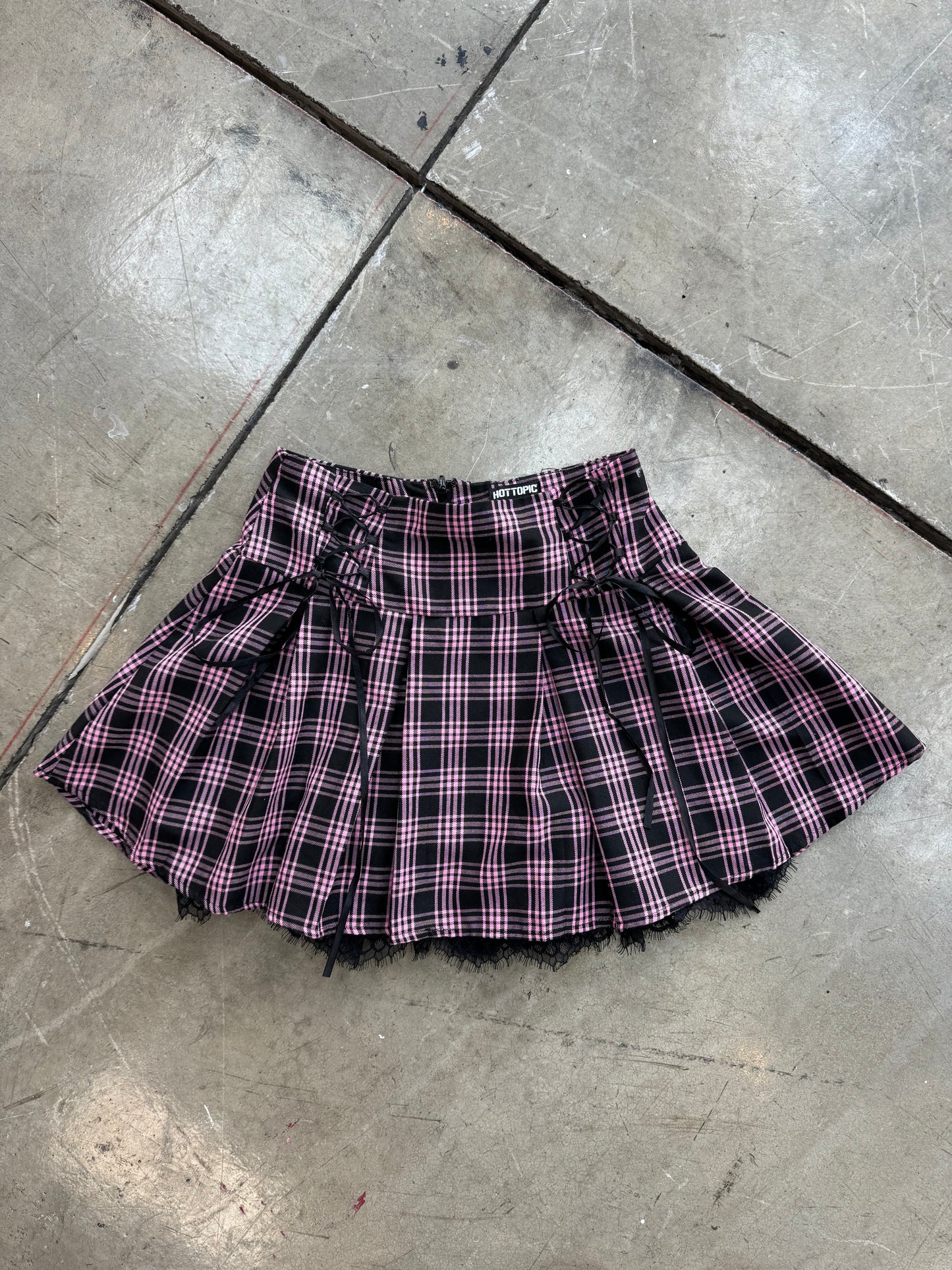 Plaid lace trim skirt